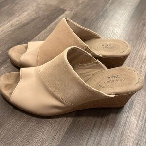 Clarks Cream Mules with Cushioned Footbed SZ 12